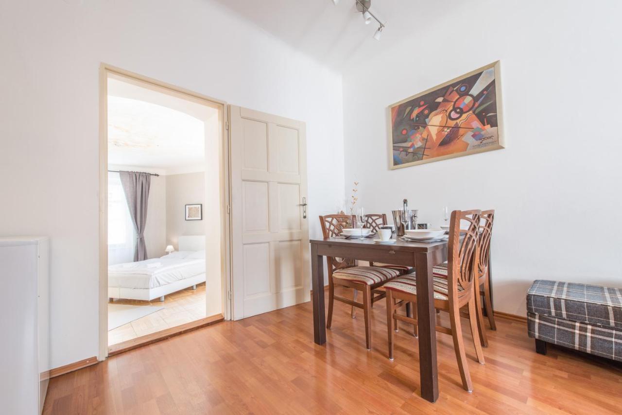 Prague Locals Monastery Apartments Bagian luar foto