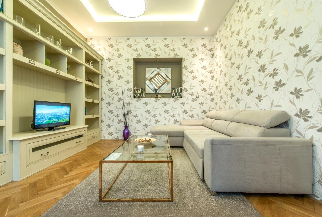 Prague Locals Monastery Apartments Bagian luar foto