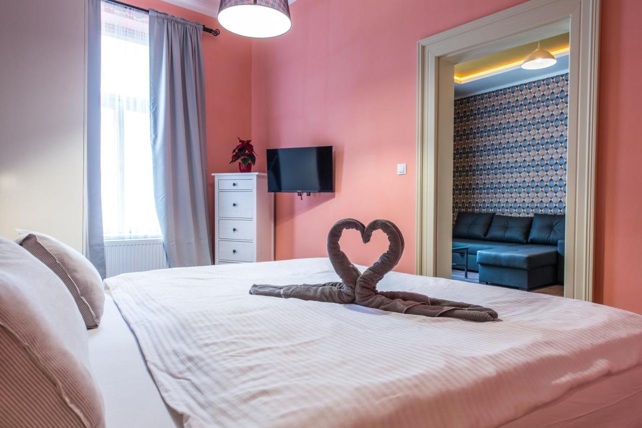 Prague Locals Monastery Apartments Bagian luar foto