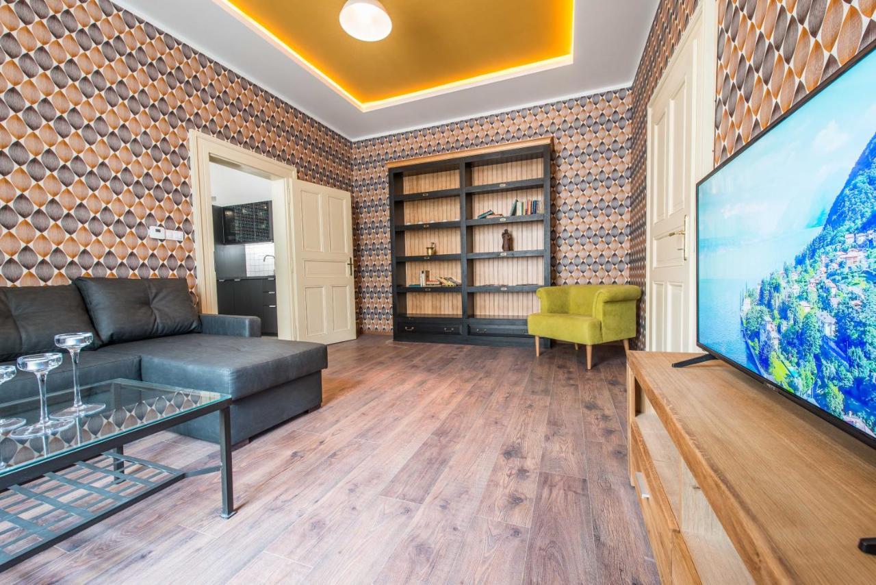 Prague Locals Monastery Apartments Bagian luar foto