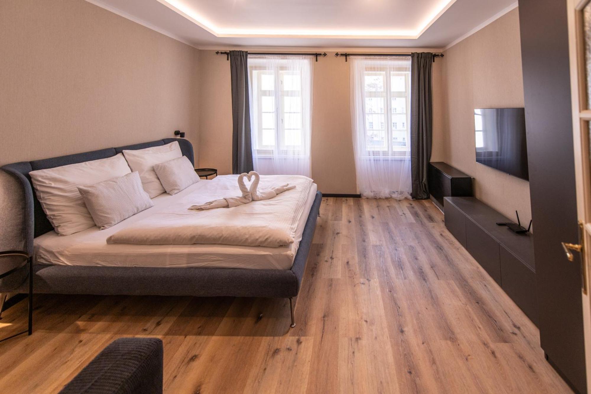 Prague Locals Monastery Apartments Bagian luar foto