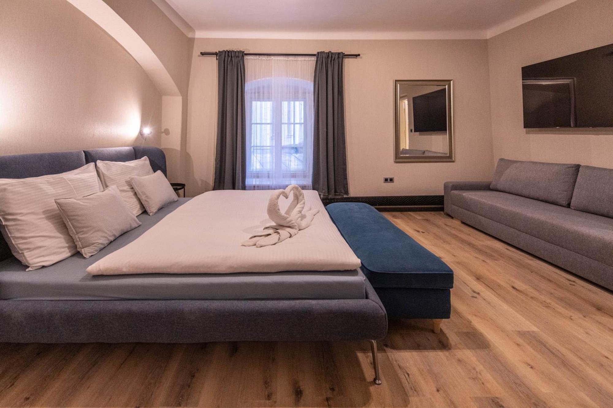 Prague Locals Monastery Apartments Bagian luar foto