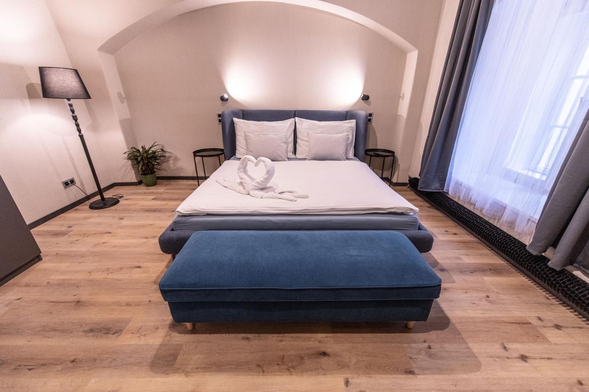 Prague Locals Monastery Apartments Bagian luar foto