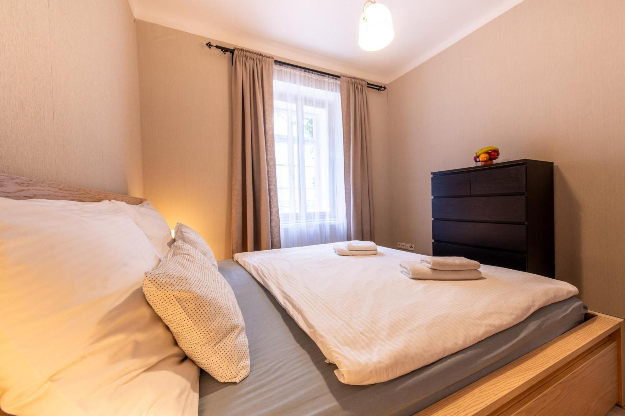 Prague Locals Monastery Apartments Bagian luar foto