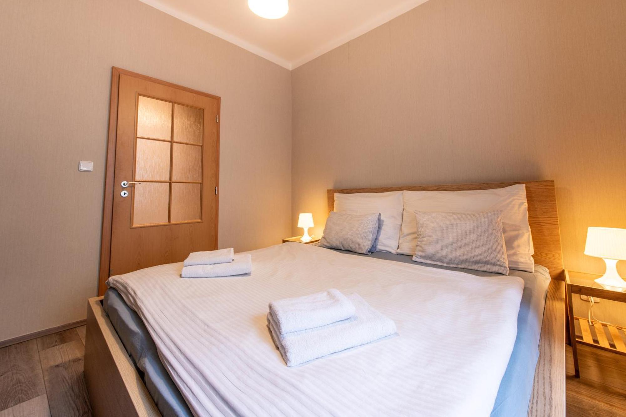 Prague Locals Monastery Apartments Bagian luar foto